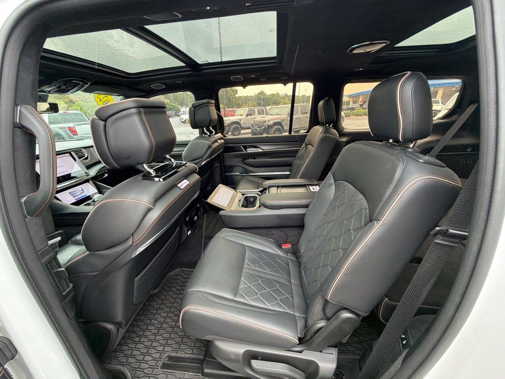 2023 Jeep Grand Wagoneer Series III