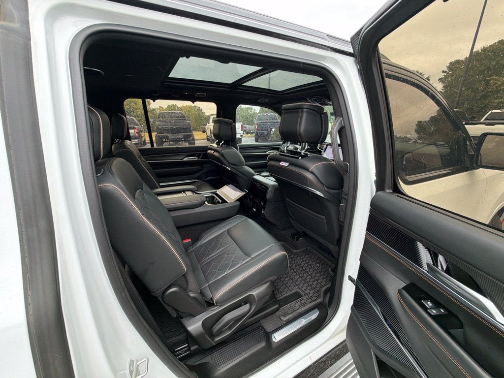 2023 Jeep Grand Wagoneer Series III