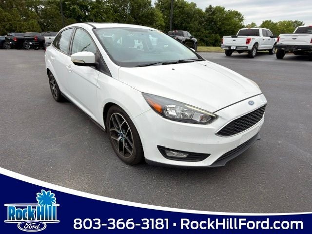 2017 Ford Focus Sedan SEL's photo