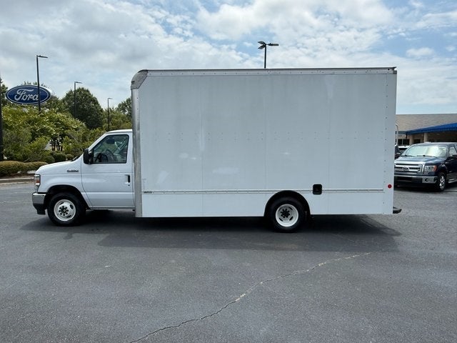 2024 Ford E-350SD Base Cutaway