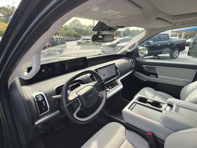 2025 Ford Expedition Platinum