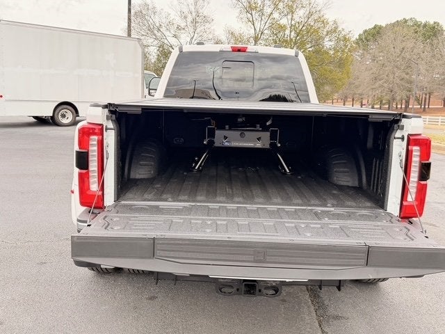 2025 Ford F-350SD Lariat DRW