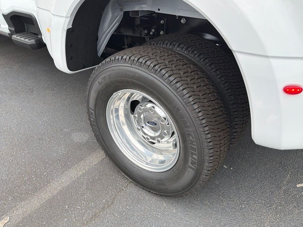 2026 Ford F-350SD Lariat DRW