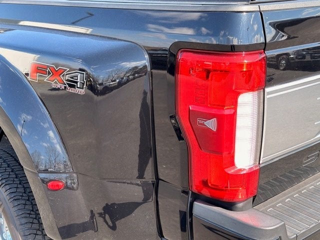 2017 Ford F-350SD Platinum DRW