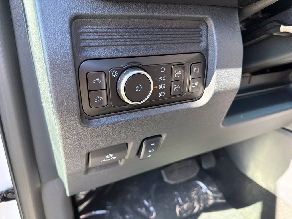 2027 Ford F-450SD Lariat DRW