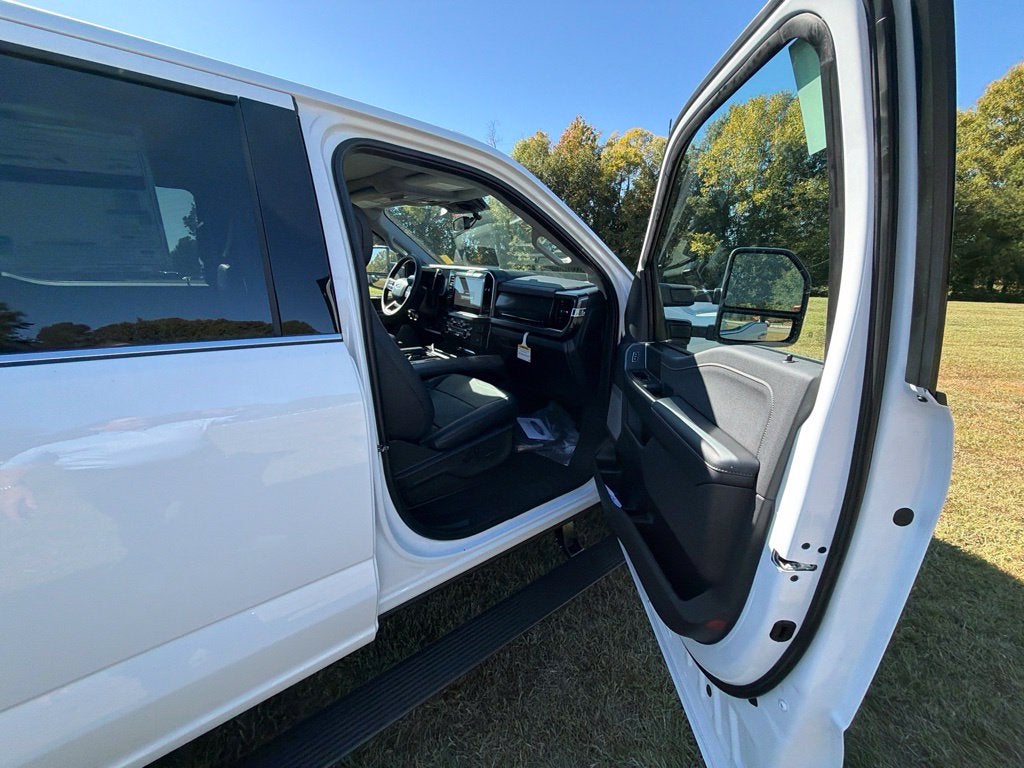 2027 Ford F-450SD Lariat DRW