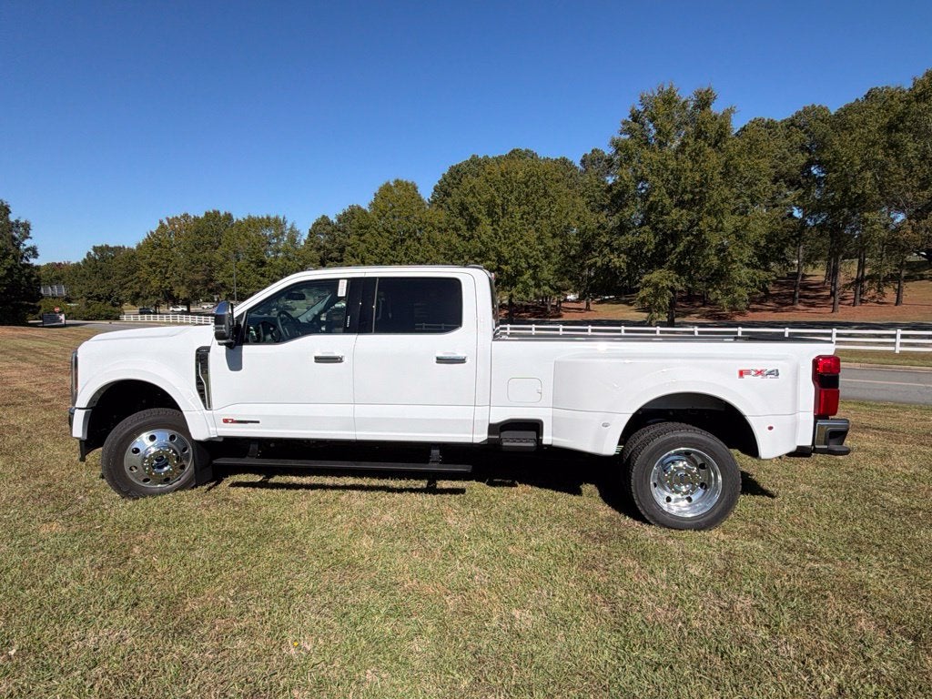 2027 Ford F-450SD Lariat DRW