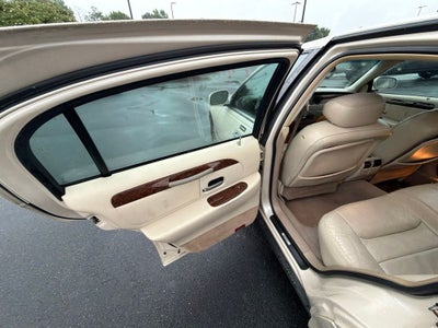 2001 Lincoln Town Car Signature