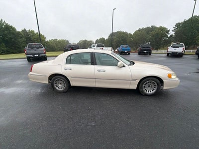 2001 Lincoln Town Car Signature