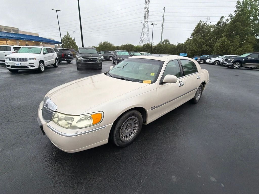2001 Lincoln Town Car Signature