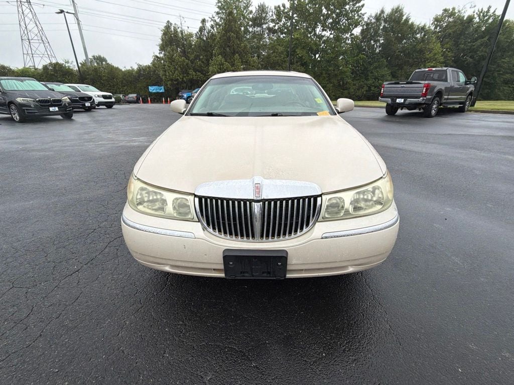 2001 Lincoln Town Car Signature