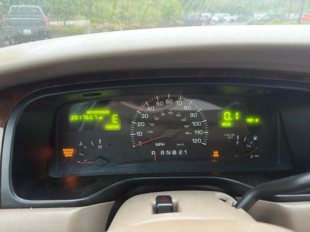 2001 Lincoln Town Car Signature