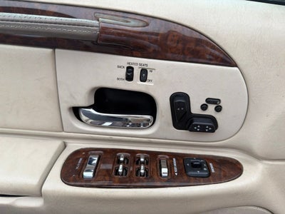 2001 Lincoln Town Car Signature