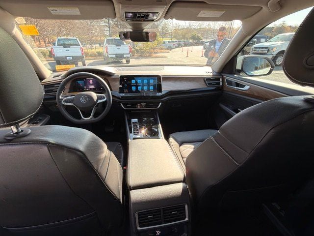 2024 Volkswagen Atlas 2.0T SE w/Technology