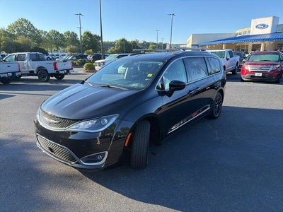 2020 Chrysler Pacifica Touring L