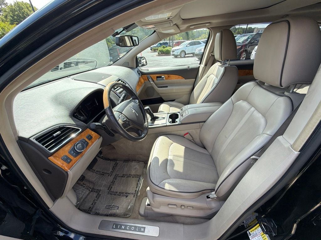 2012 Lincoln MKX Base