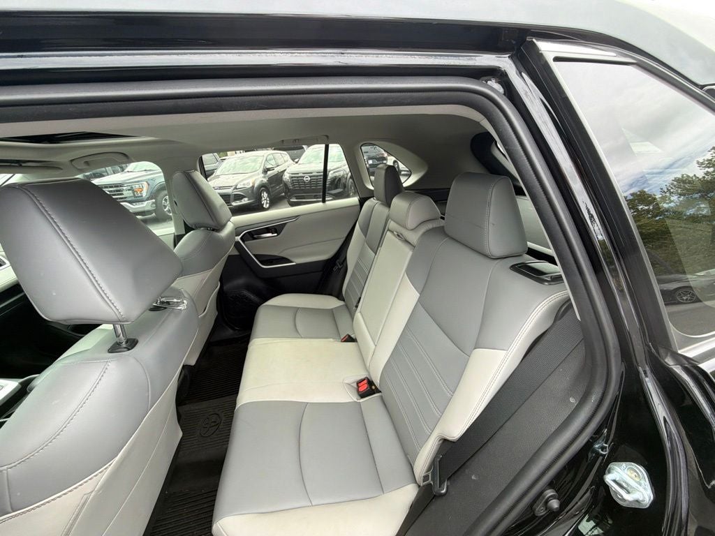2021 Toyota RAV4 Hybrid XLE Premium