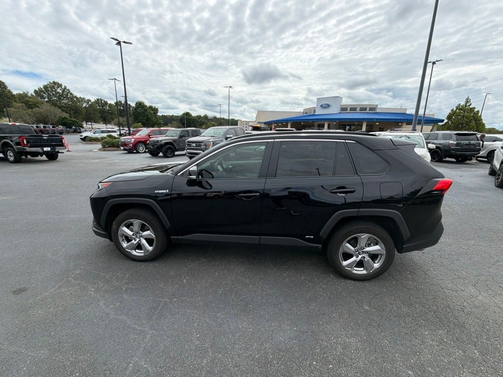 2021 Toyota RAV4 Hybrid XLE Premium