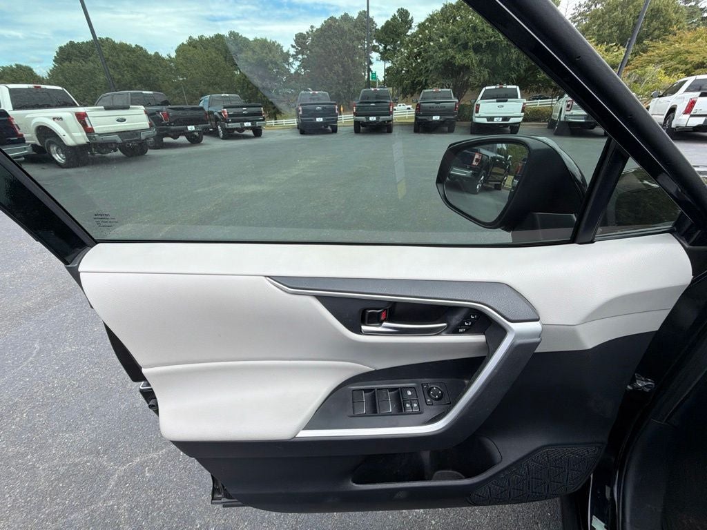 2021 Toyota RAV4 Hybrid XLE Premium
