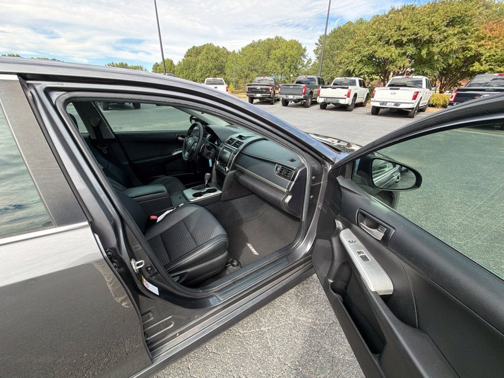 2014 Toyota Camry SE