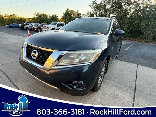 2013 Nissan Pathfinder SV 4WD's photo