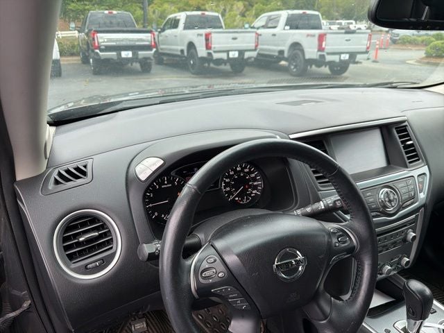2018 Nissan Pathfinder SL