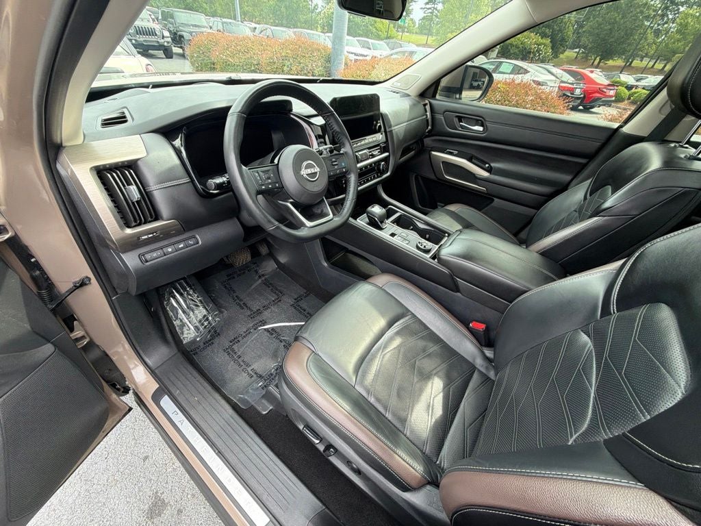 2023 Nissan Pathfinder Platinum