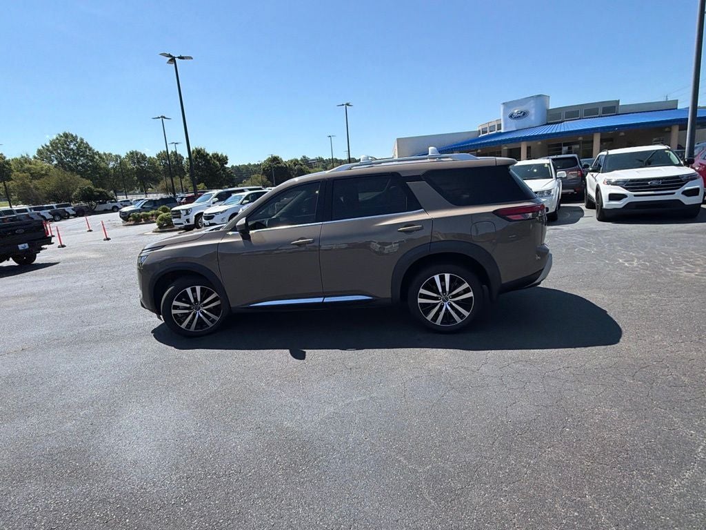 2023 Nissan Pathfinder Platinum