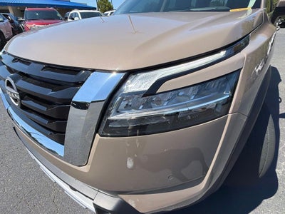 2023 Nissan Pathfinder Platinum