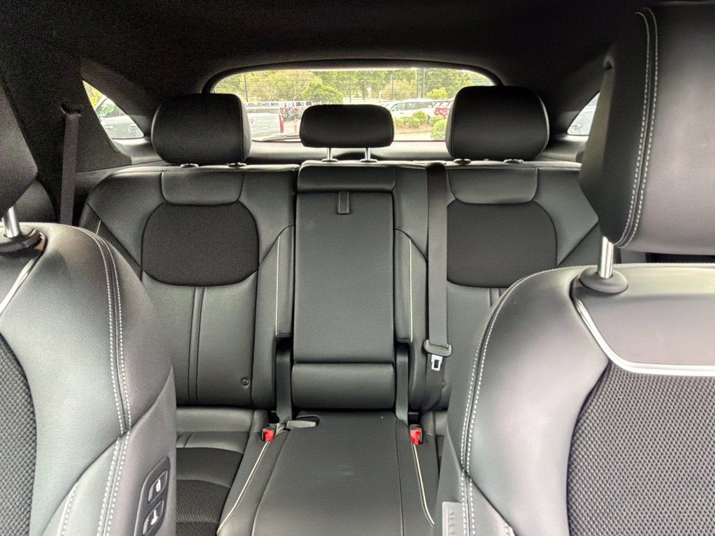 2024 Genesis GV70 2.5T