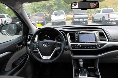 2016 Toyota Highlander XLE V6
