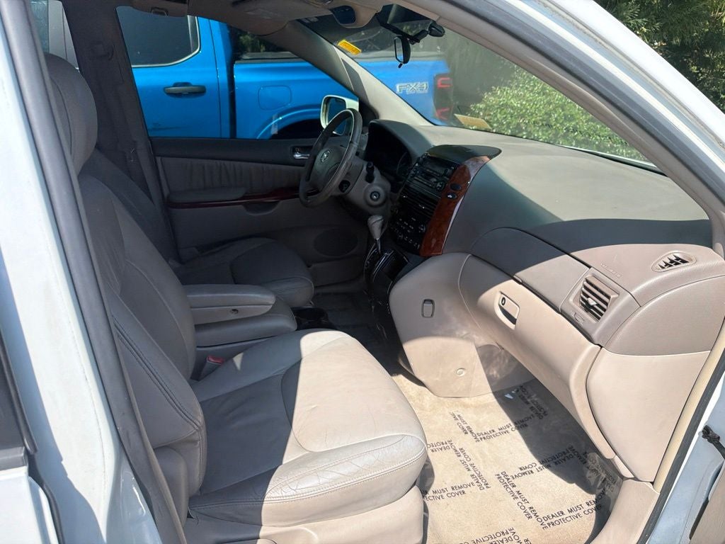 2004 Toyota Sienna XLE