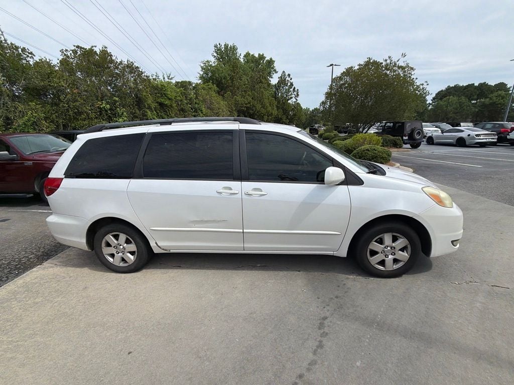 2004 Toyota Sienna XLE
