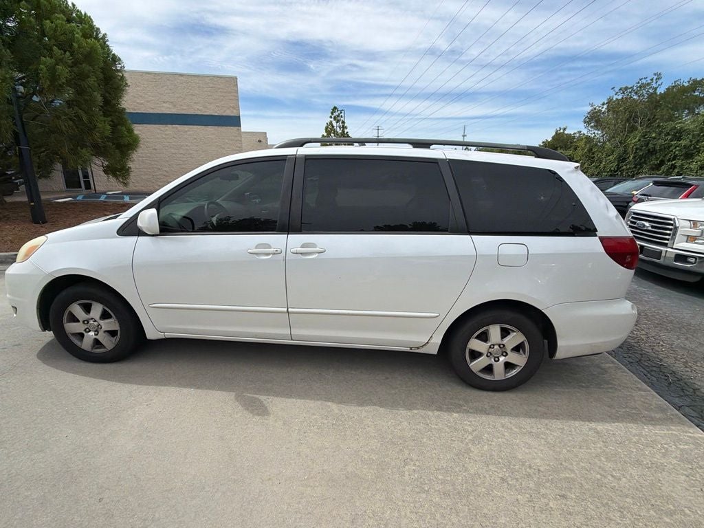 2004 Toyota Sienna XLE