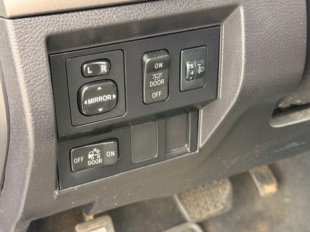 2015 Toyota Tundra SR5