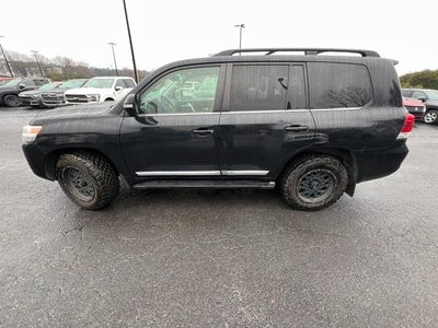 2016 Toyota Land Cruiser Base