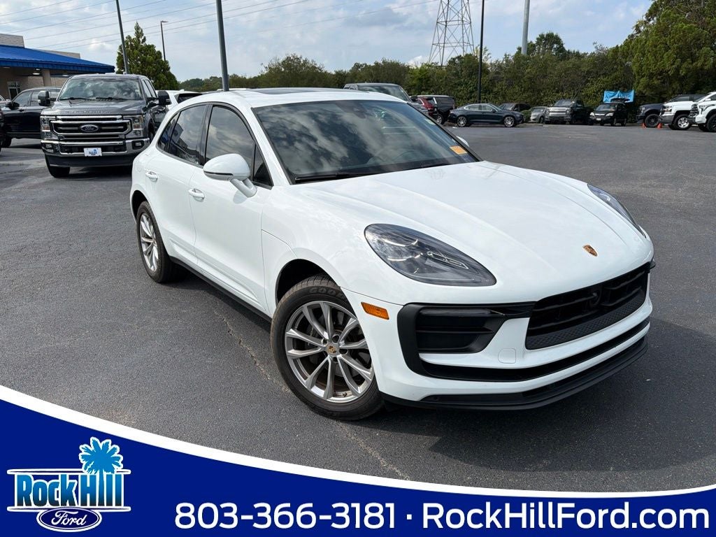 2024 Porsche Macan Base