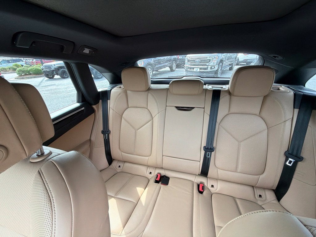 2024 Porsche Macan Base