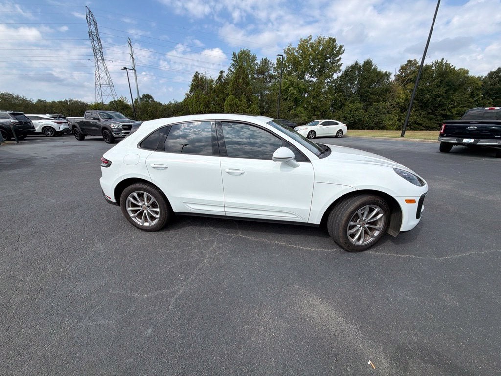 2024 Porsche Macan Base
