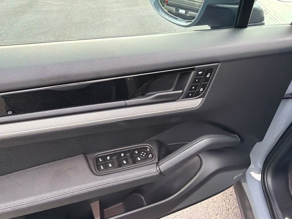 2025 Porsche Cayenne Base
