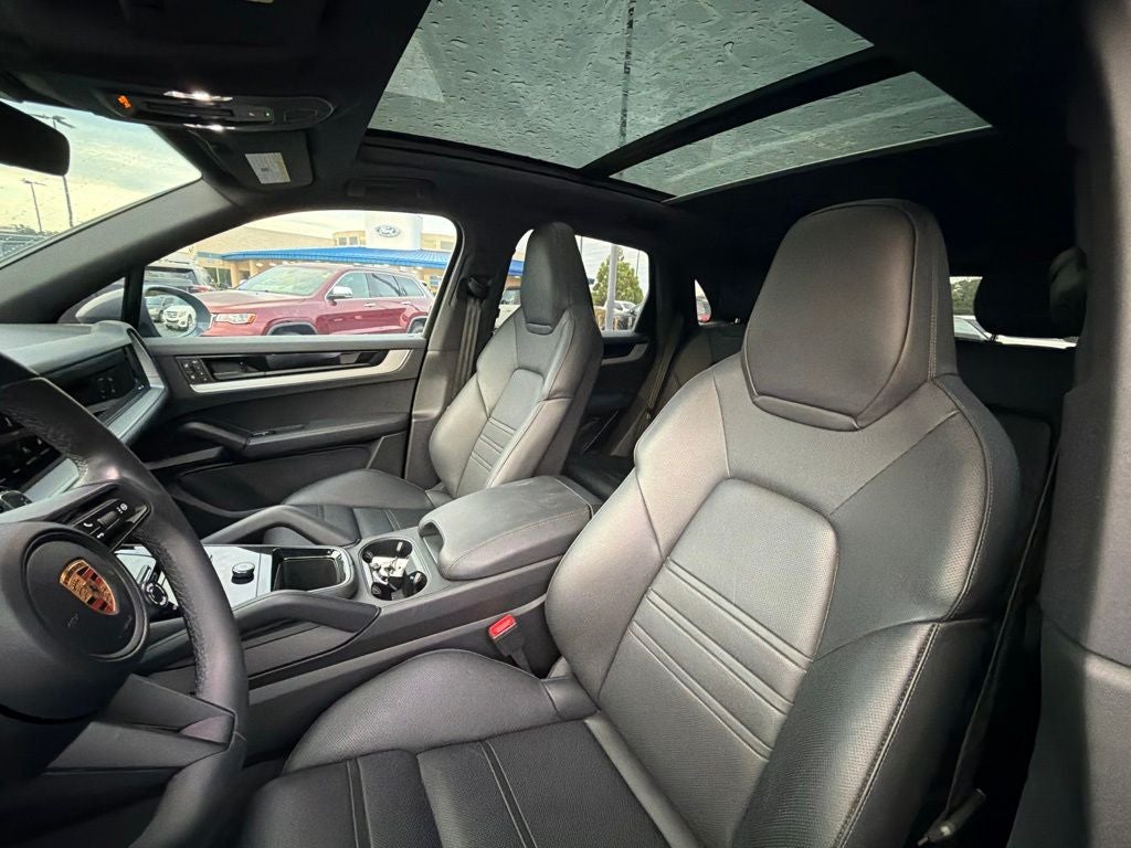 2025 Porsche Cayenne Base