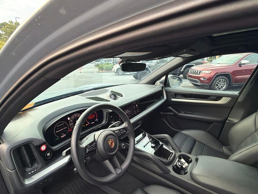 2025 Porsche Cayenne Base