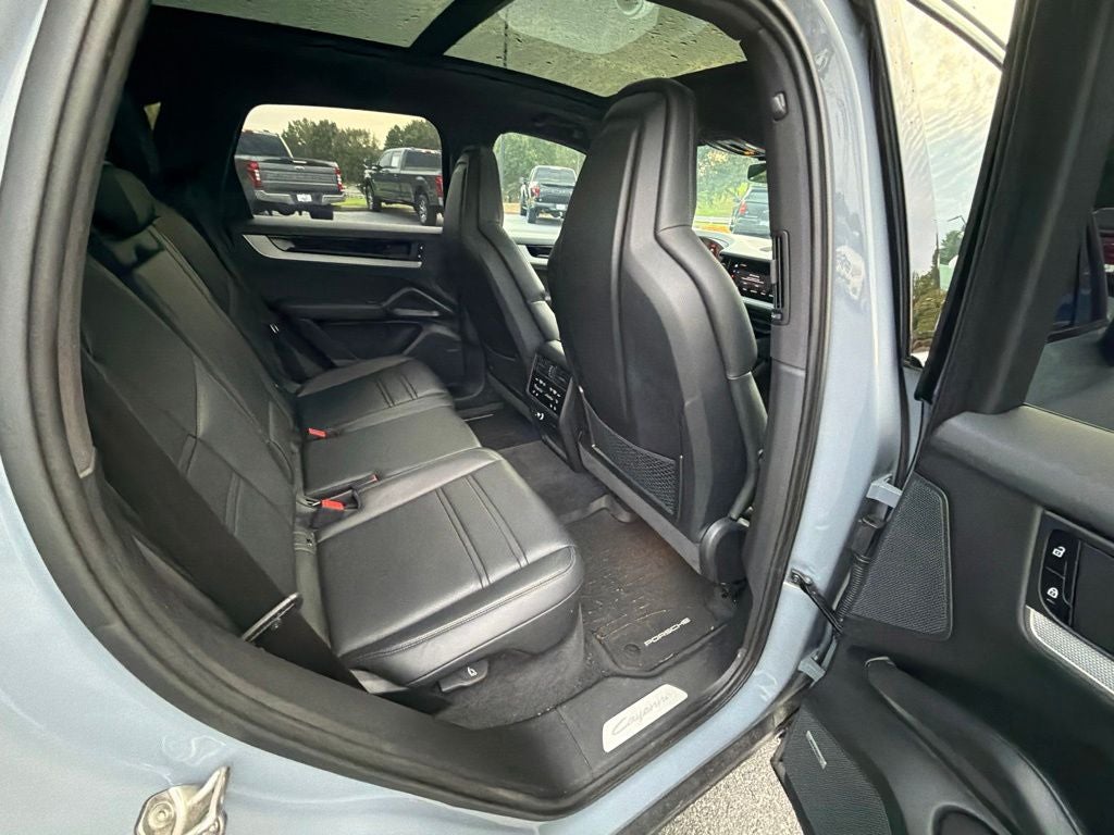 2025 Porsche Cayenne Base