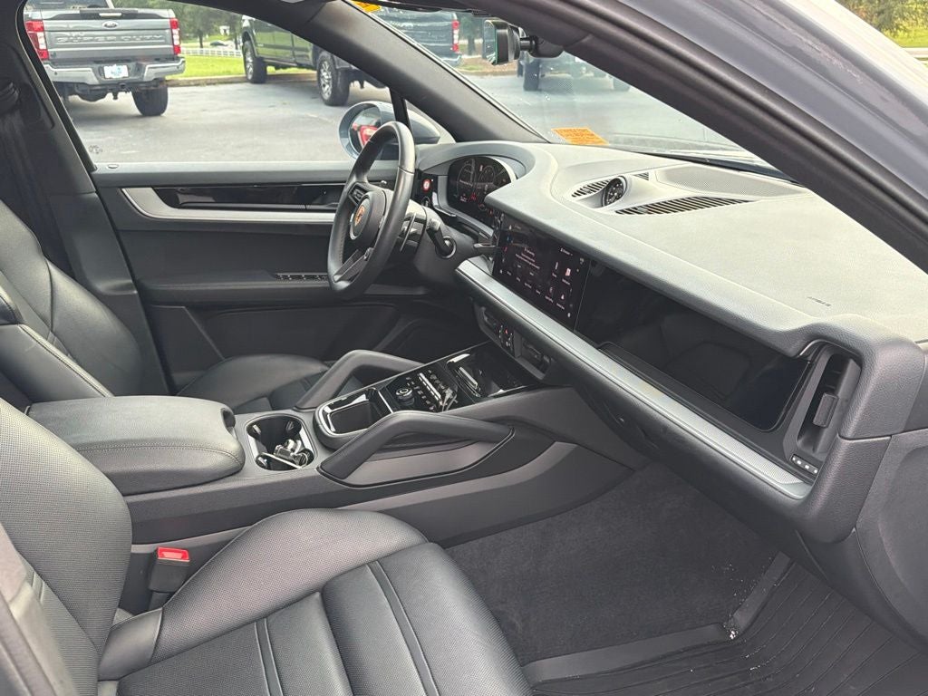 2025 Porsche Cayenne Base