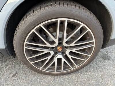2025 Porsche Cayenne Base