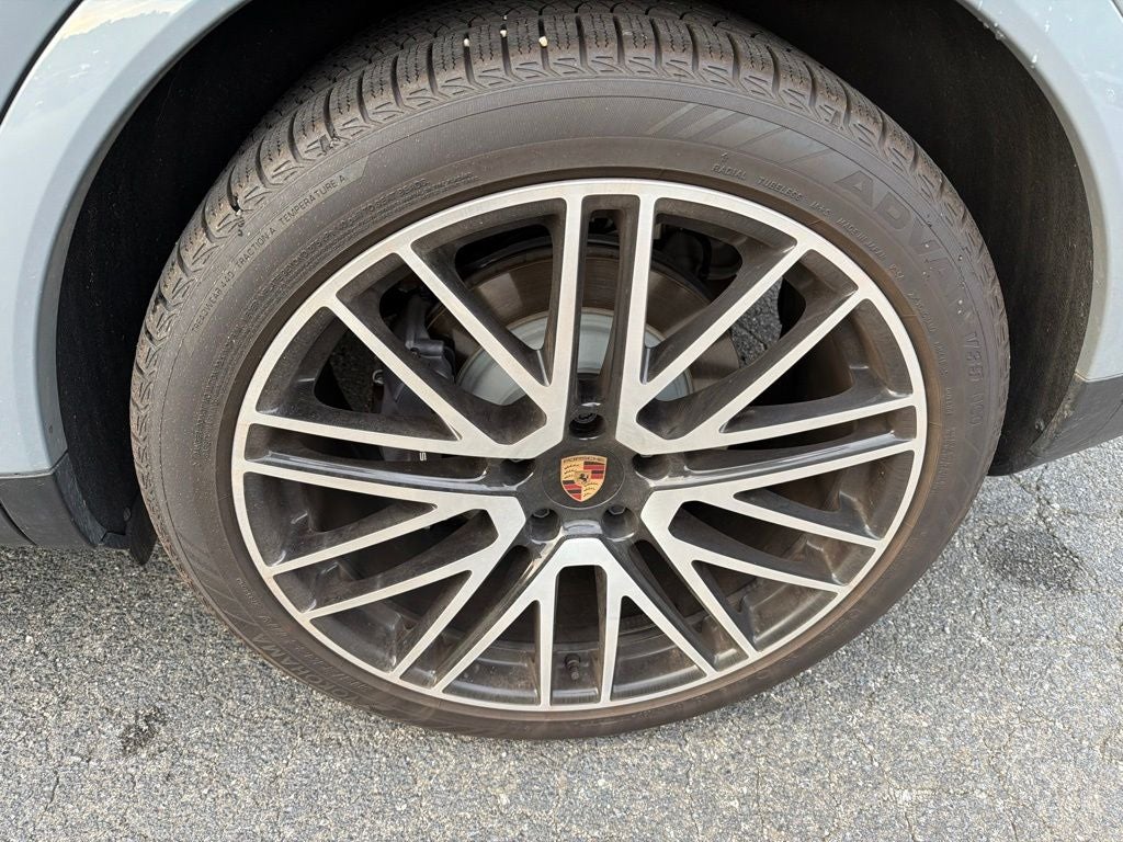 2025 Porsche Cayenne Base
