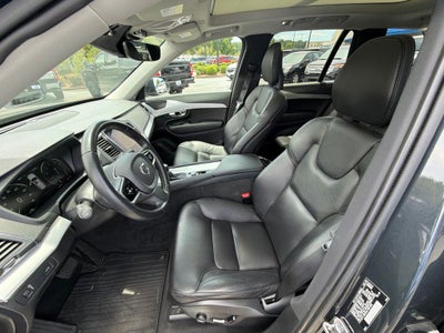 2017 Volvo XC90 T6 Momentum