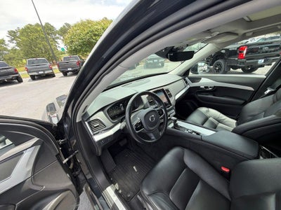 2017 Volvo XC90 T6 Momentum