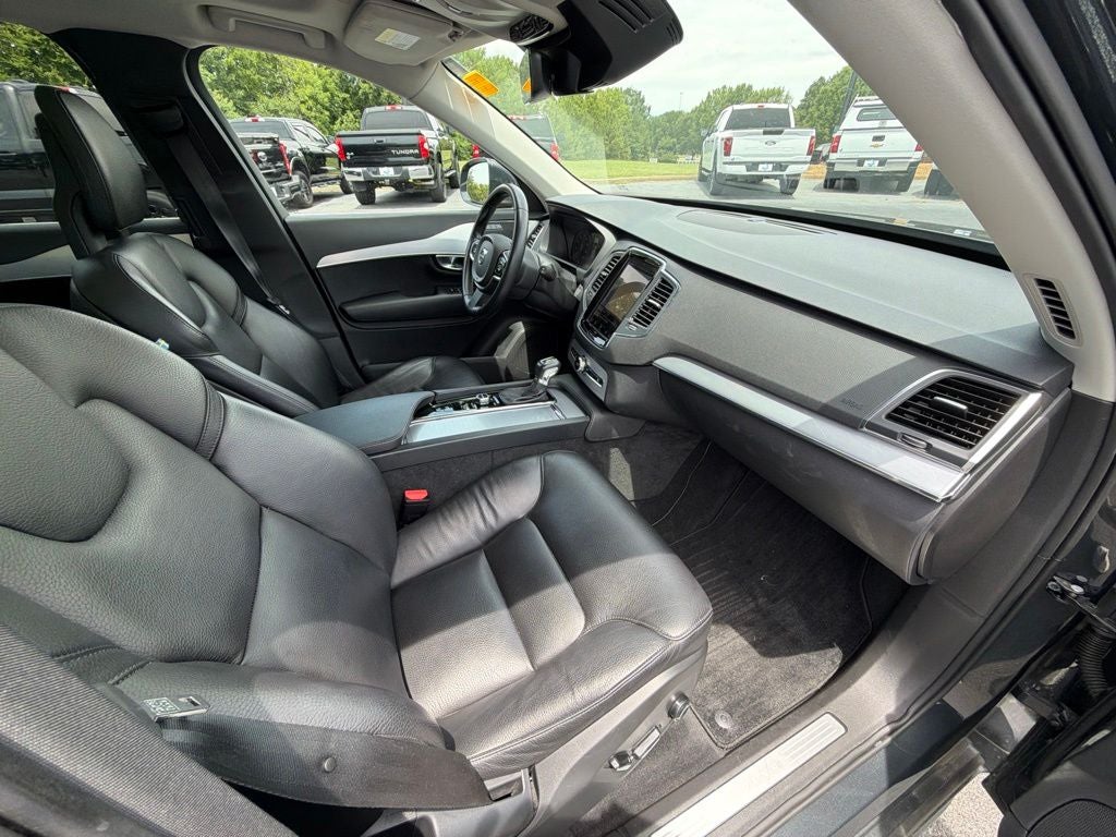2017 Volvo XC90 T6 Momentum