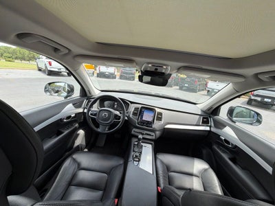 2017 Volvo XC90 T6 Momentum